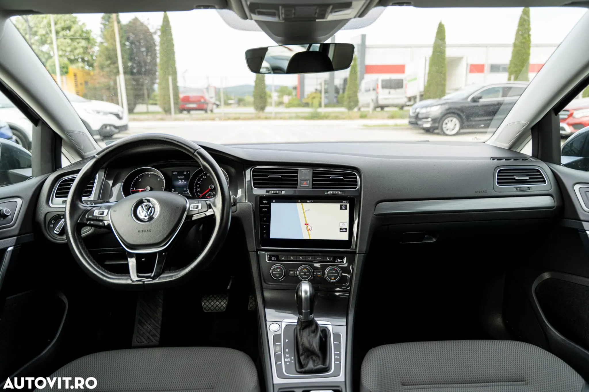 Volkswagen Golf 1.6 TDI DSG Comfortline - 6