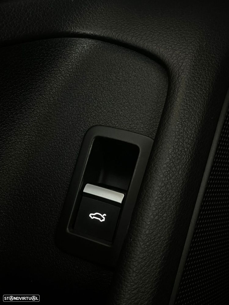 Audi A4 2.0 TDI S-line S tronic - 29