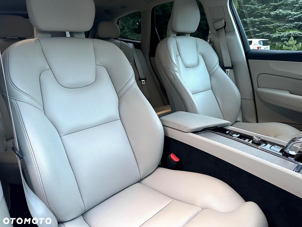 Volvo XC 60 T8 AWD Plug-In Hybrid Inscription Expression - 28
