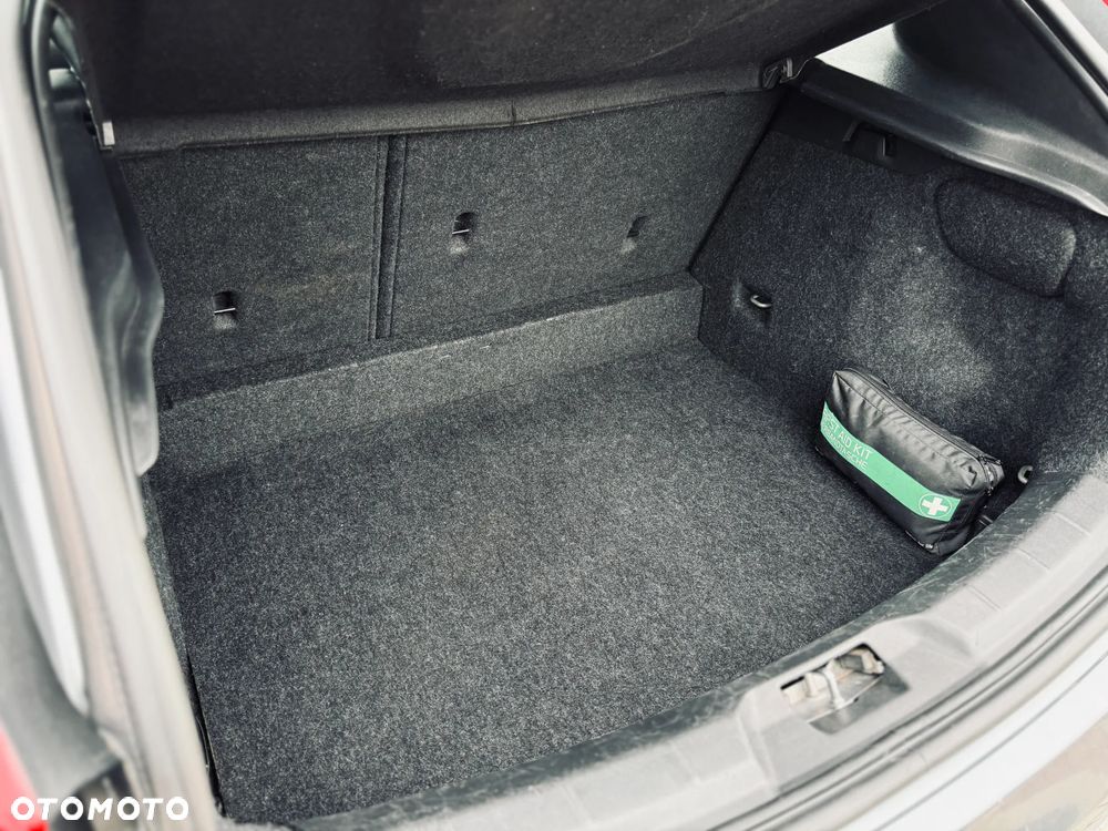 Volvo V40 D2 Momentum - 17