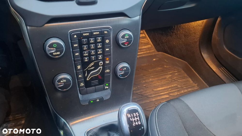 Volvo V40 D2 You - 10