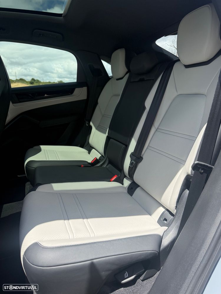 Porsche Cayenne Coupé E-Hybrid - 12