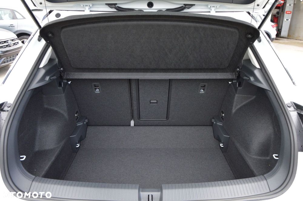 Volkswagen T-Roc - 24