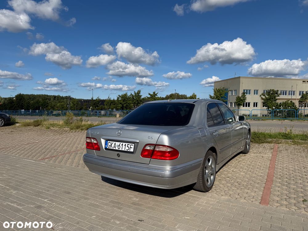 Mercedes-Benz Klasa E - 4