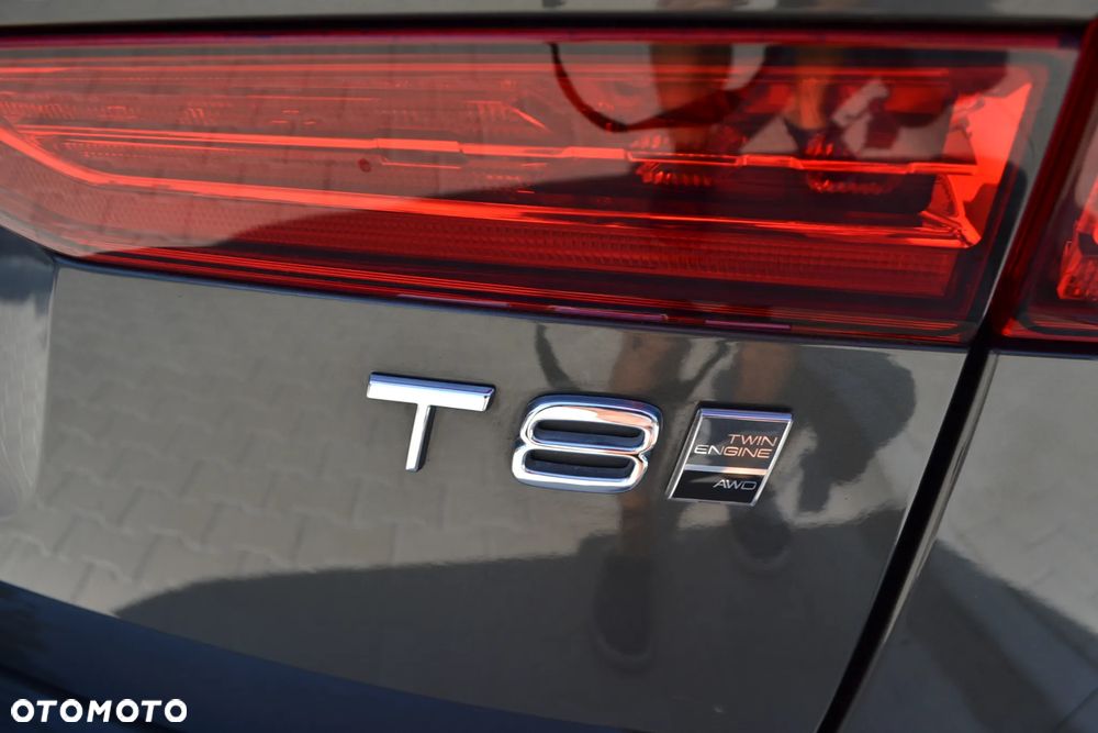 Volvo XC 60 T8 AWD Plug-In Hybrid Momentum Pro - 17