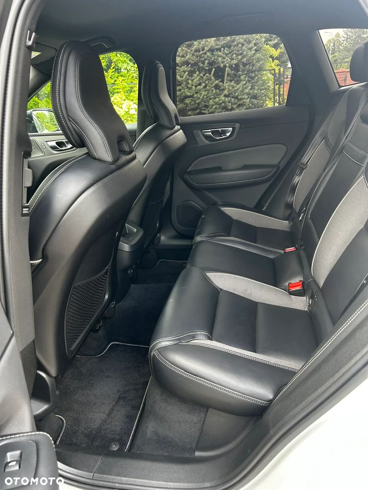 Volvo XC 60 B4 B R-Design - 23