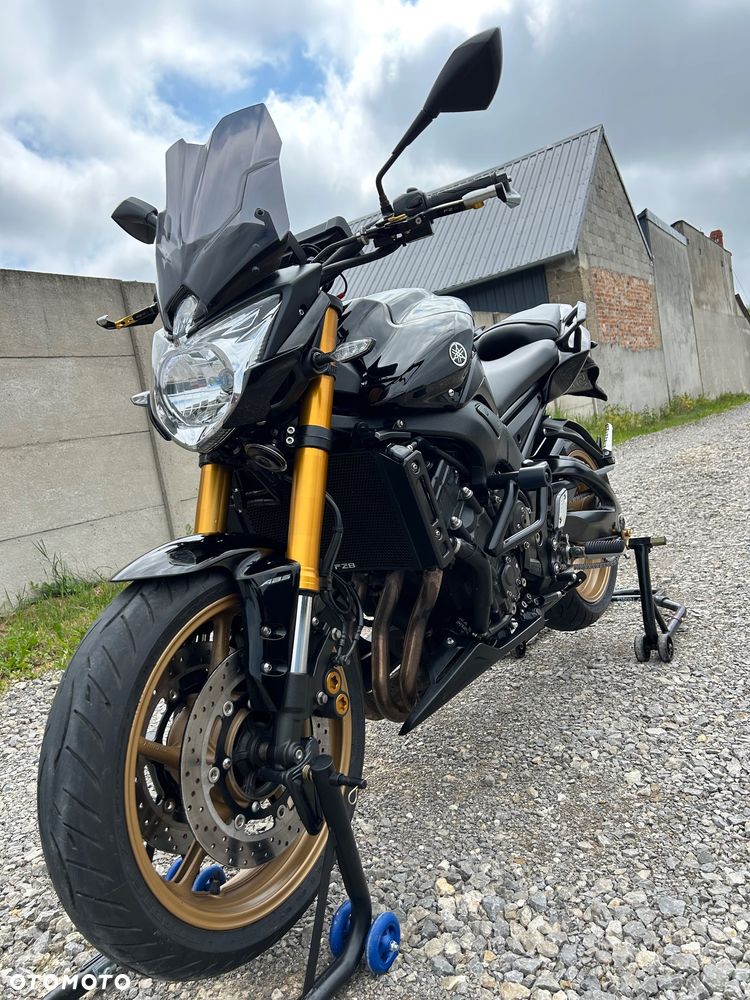 Yamaha FZ8 - 1