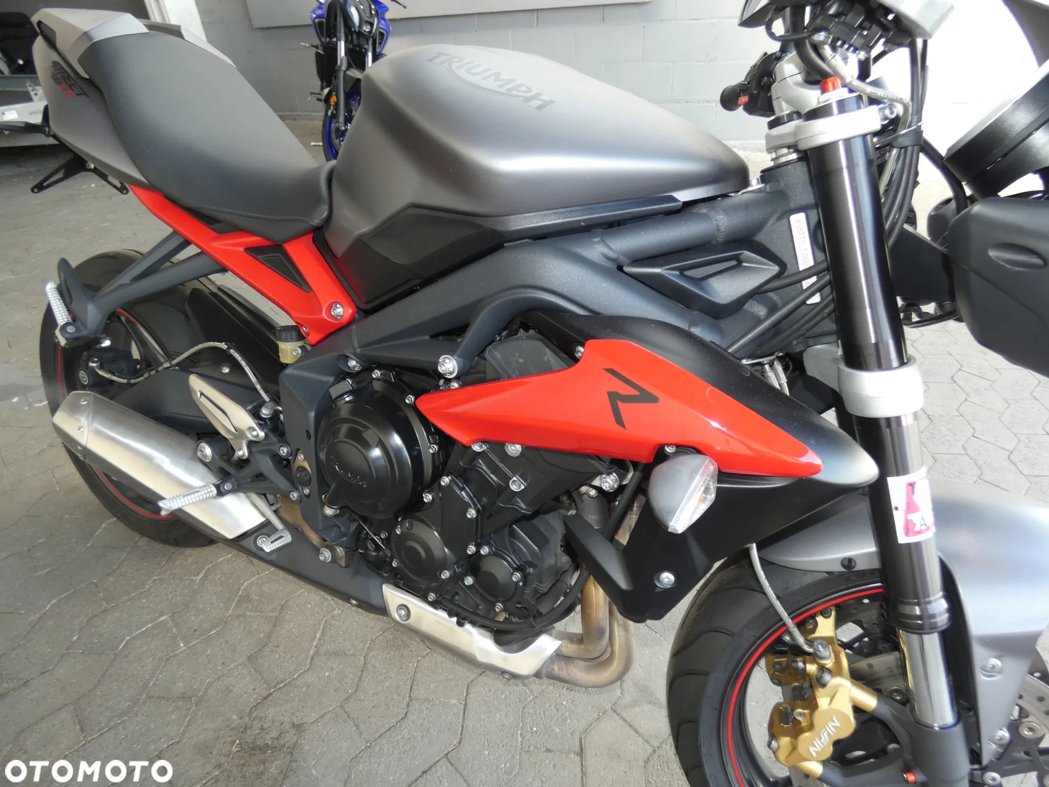 Triumph Street Triple - 12