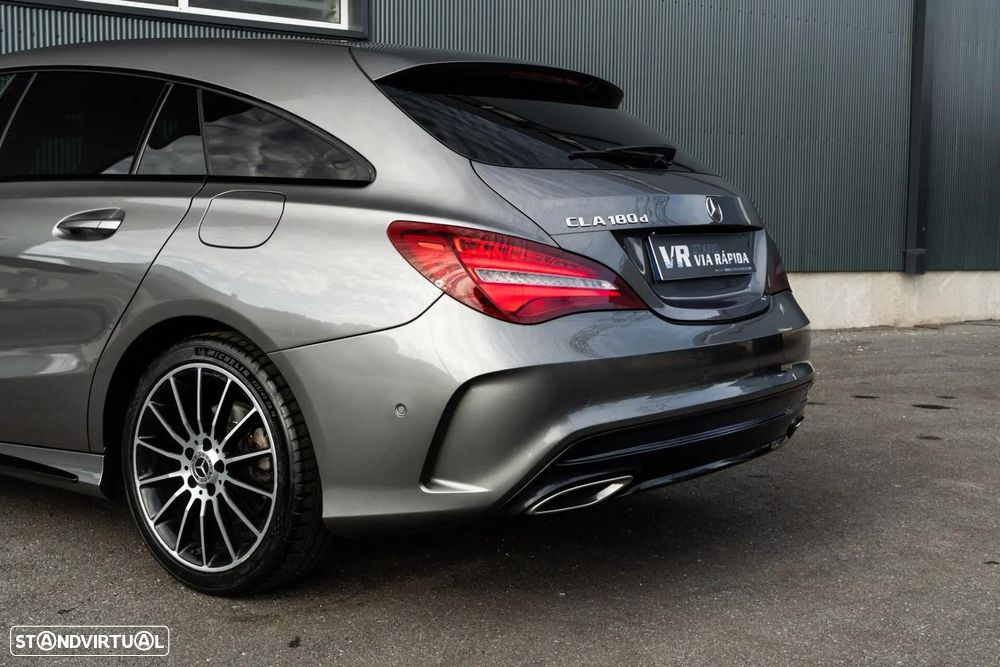 Mercedes-Benz CLA 180 d Shooting Brake AMG Line - 44