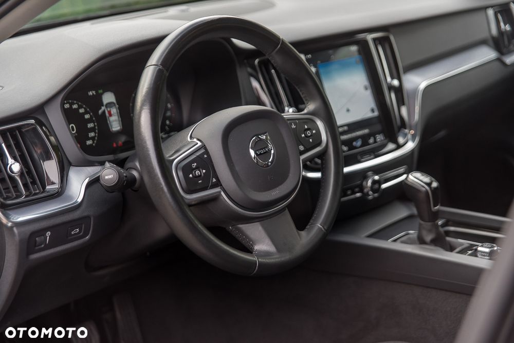 Volvo V60 D3 Drive-E Momentum - 25