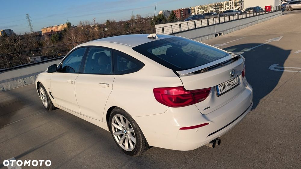 BMW 3GT 320i xDrive - 4