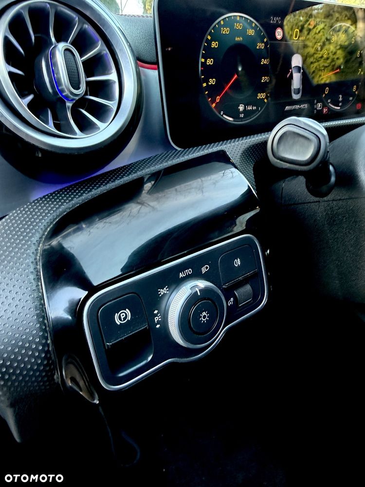 Mercedes-Benz CLA AMG 45 4-Matic - 28