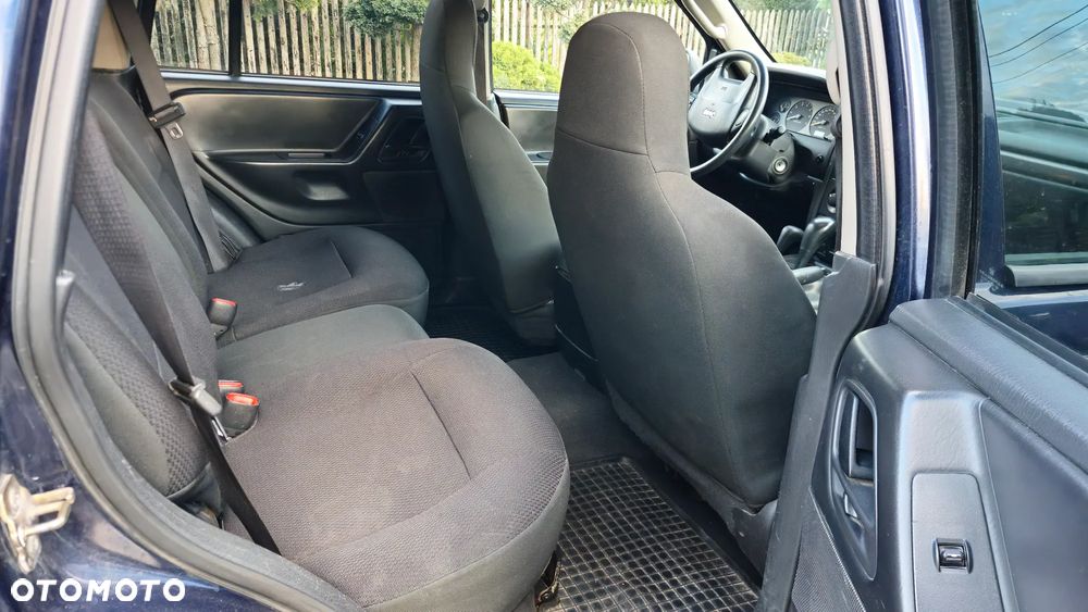 Jeep Grand Cherokee ver-4-0-laredo - 17