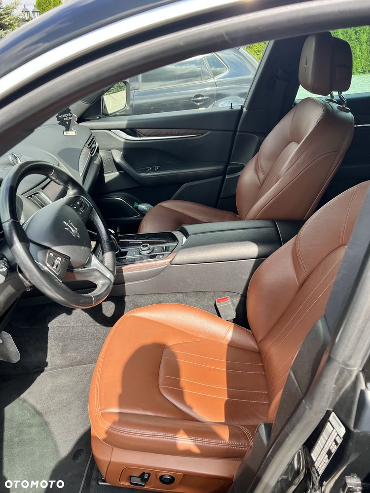 Maserati Levante S Essence - 8