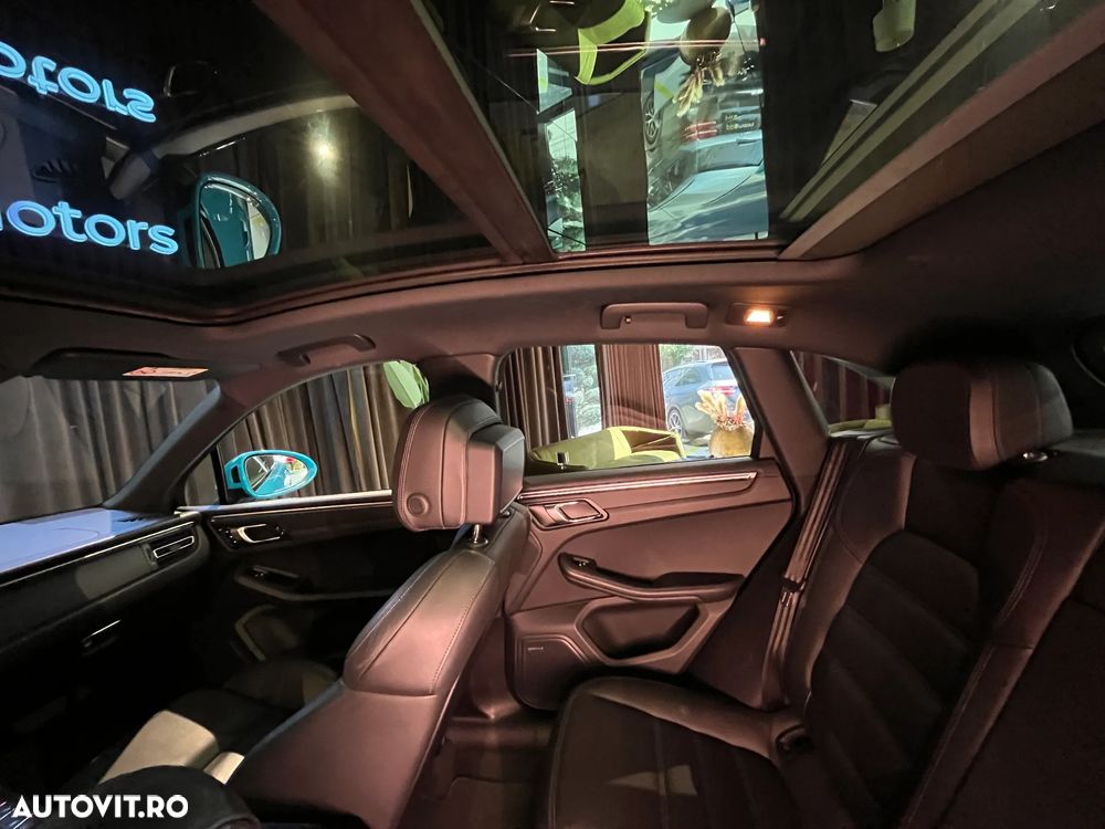 Porsche Macan - 25