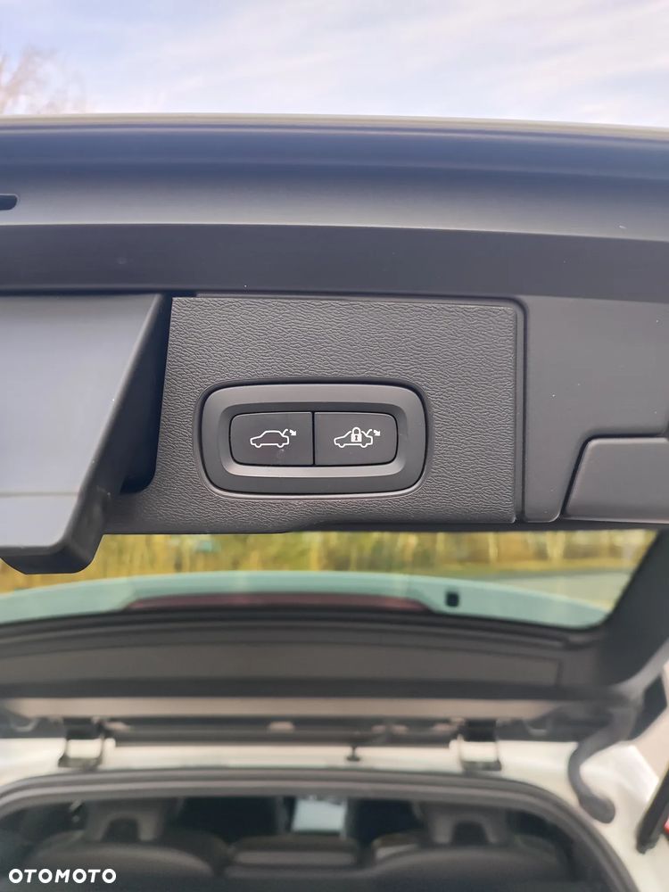 Volvo XC 60 T4 R-Design - 7