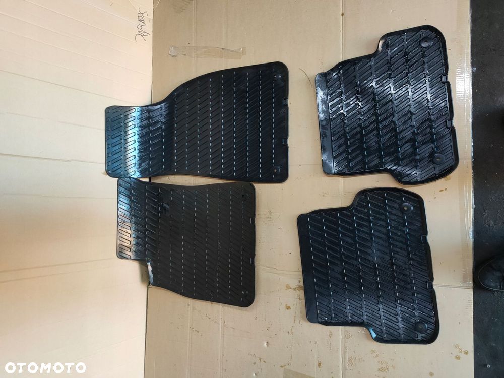 komplet dywaników gumowych audi a4 8e1061501 orginał czarne - 1