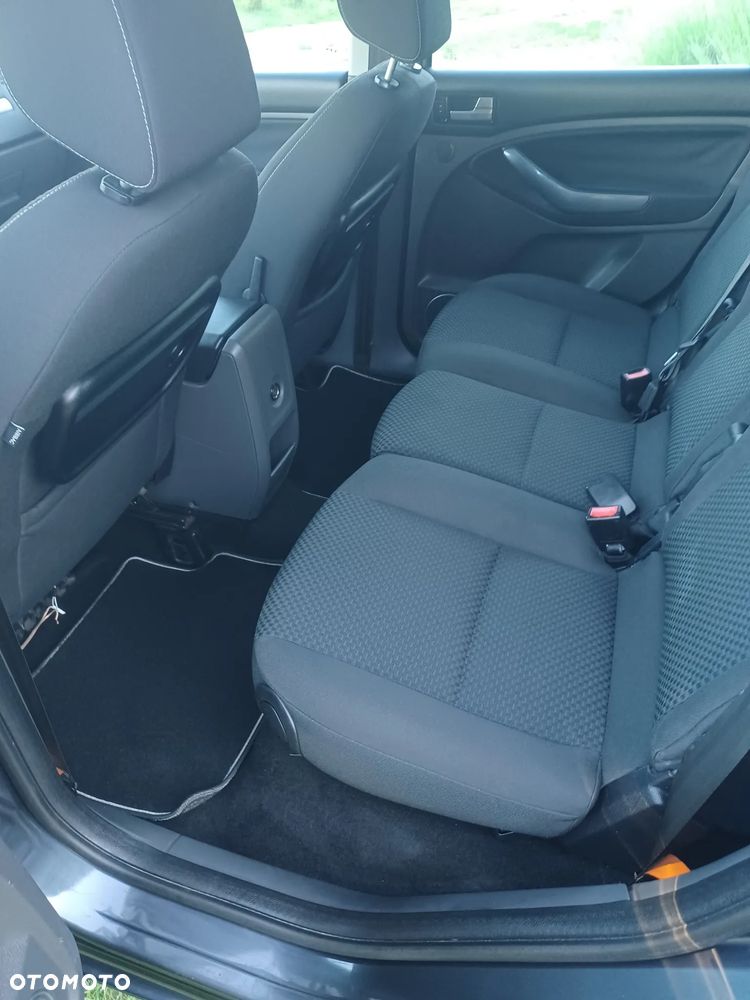 Ford C-MAX - 12