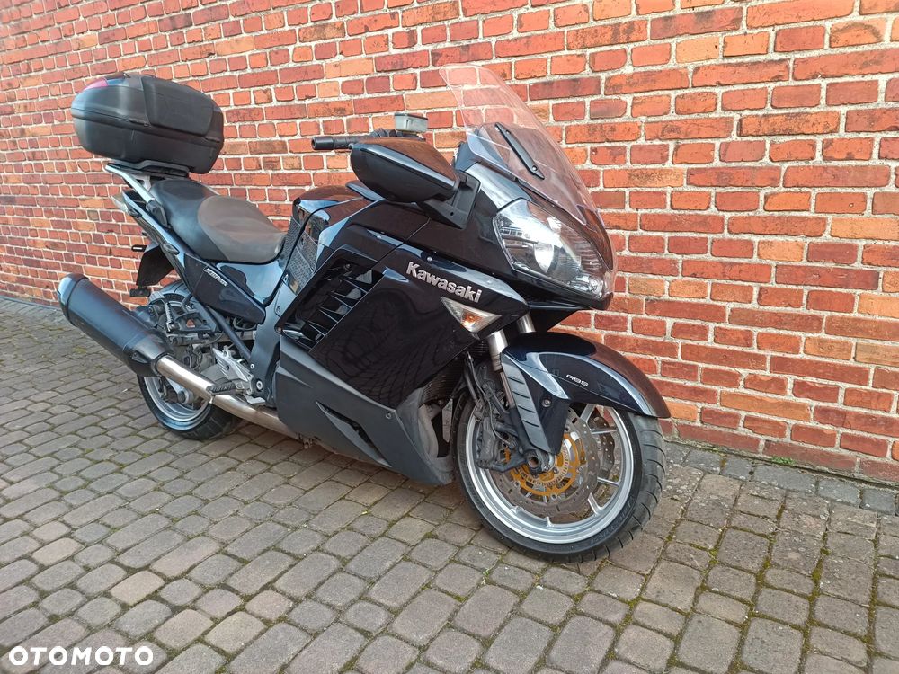 Kawasaki GTR - 8