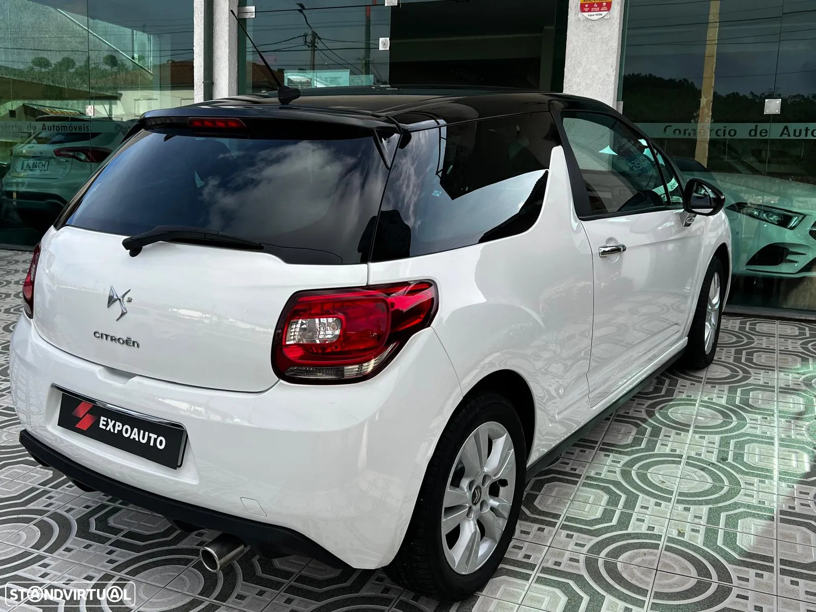 Citroën DS3 1.6 e-HDi So Chic - 4