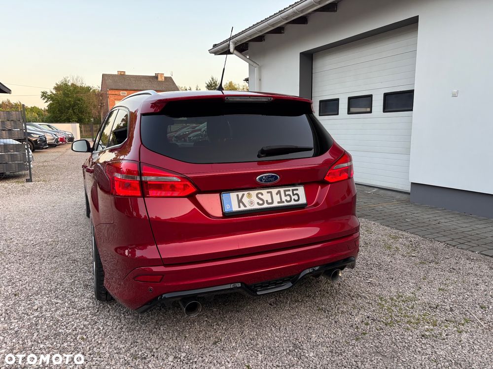 Ford Focus SW 1.0 EcoBoost S&S ST-Line - 6