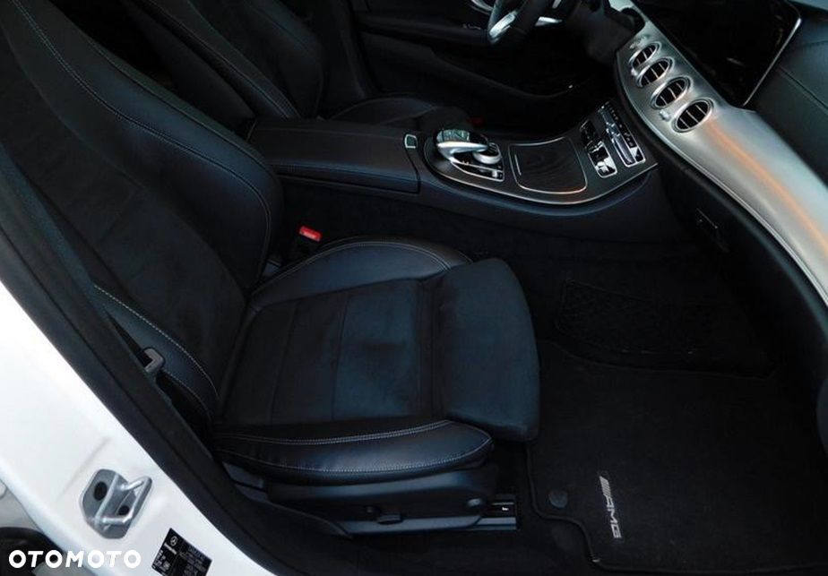 Mercedes-Benz Klasa E 220 d 4-Matic 9G-TRONIC - 20