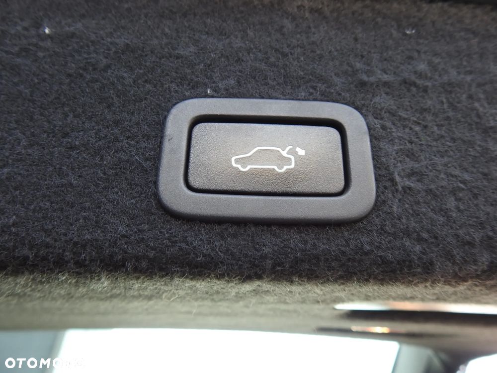 Volvo XC 60 D4 Drive-E R-Design Momentum - 16