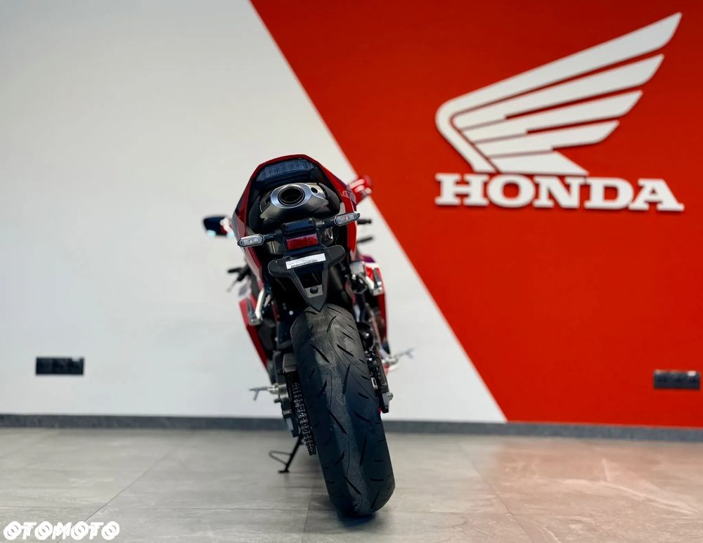 Honda CBR - 7