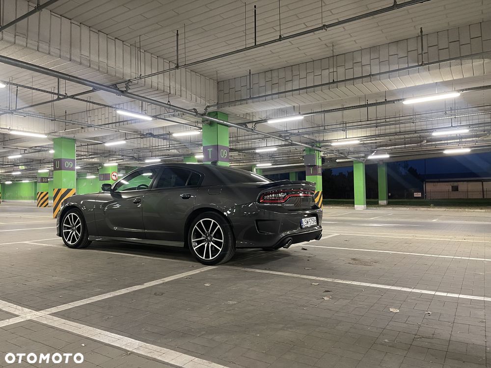 Dodge Charger 5.7 R/T - 8