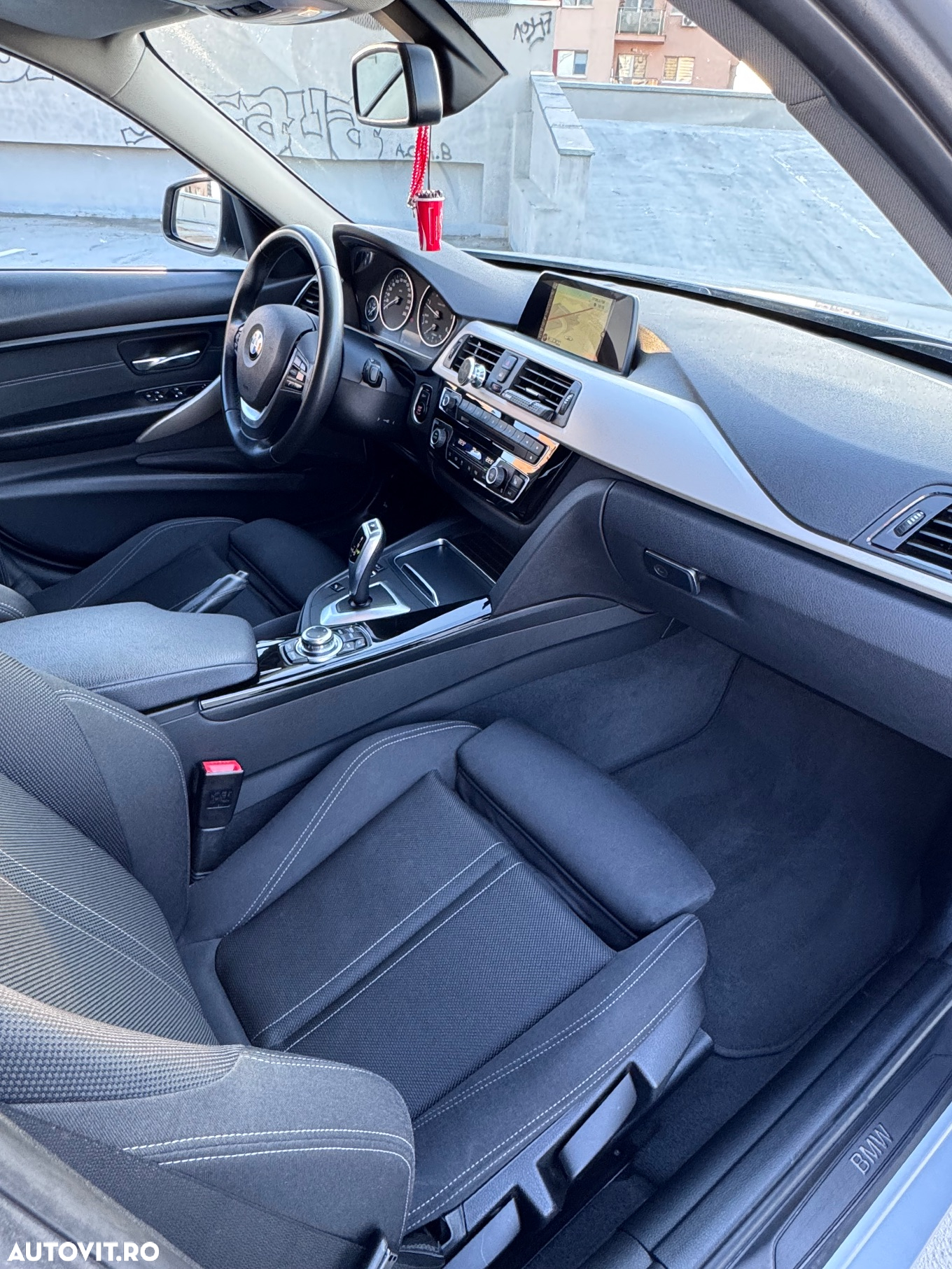 BMW Seria 3 318d Touring Aut. - 18