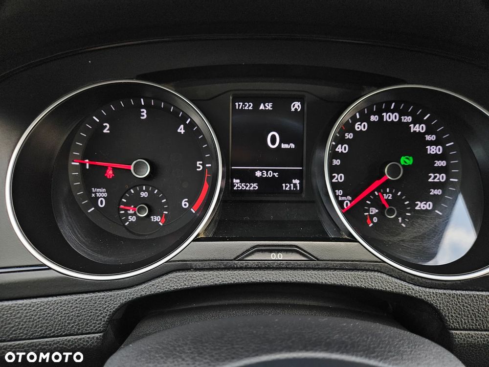 Volkswagen Passat - 9