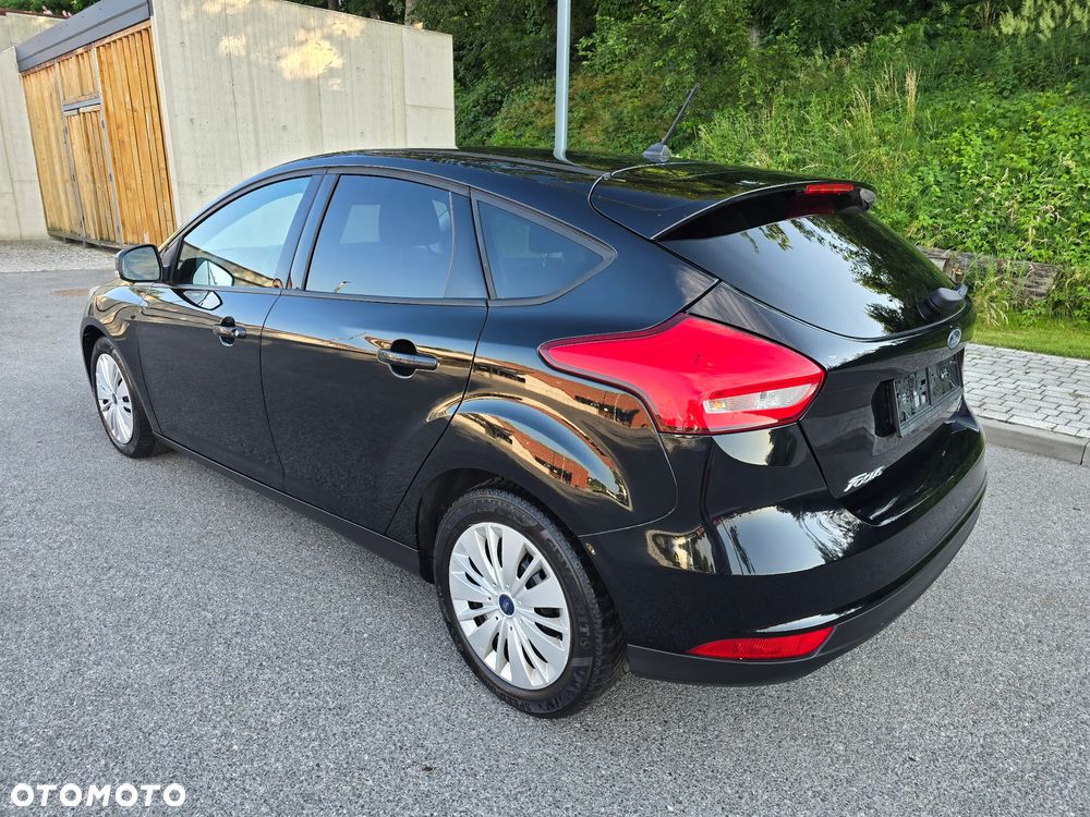Ford Focus 1.0 EcoBoost Titanium - 27