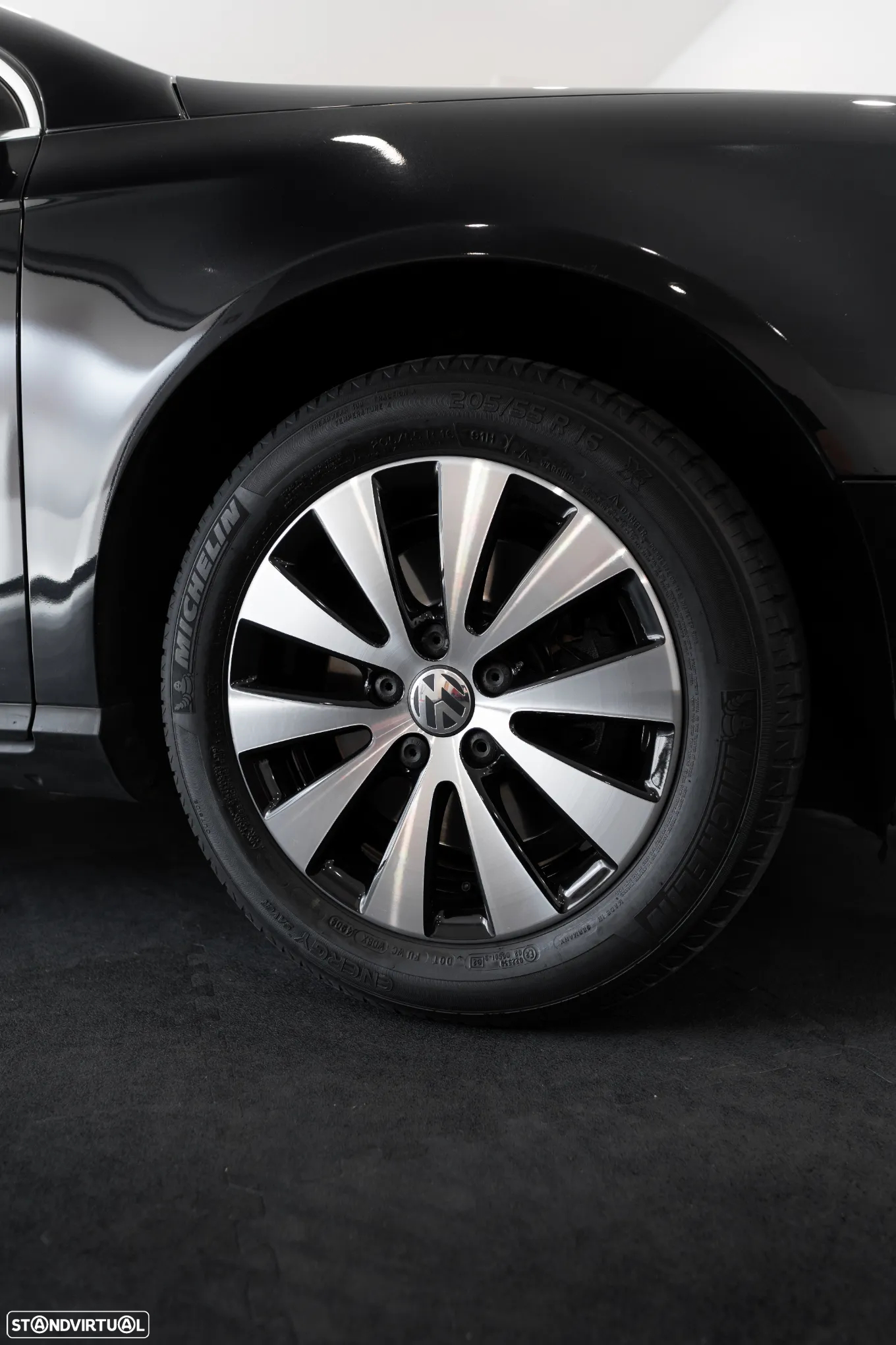 VW Passat 1.6 TDI BlueMotion - 13