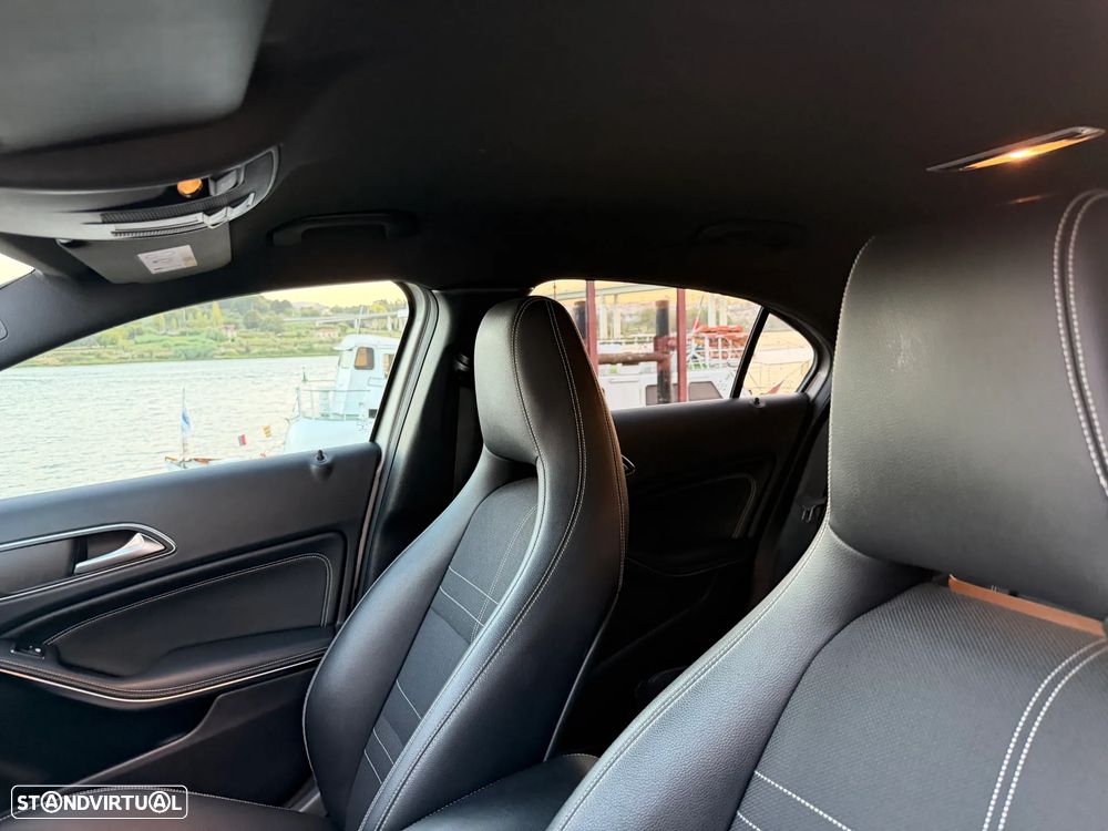 Mercedes-Benz A 200 CDI 4Matic 7G-DCT Urban - 14