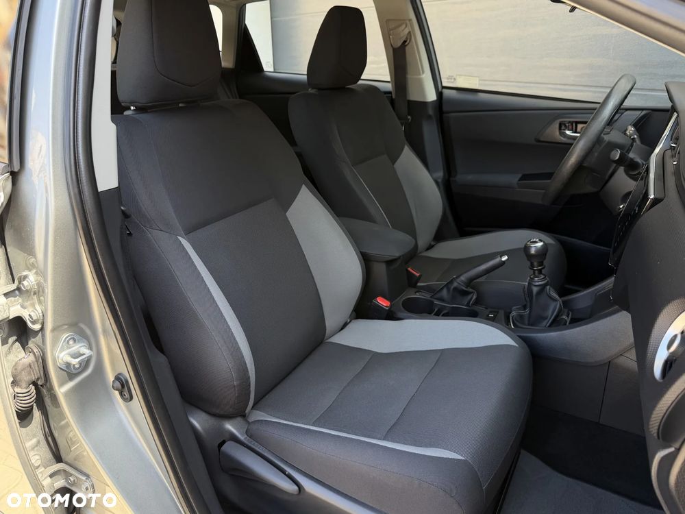 Toyota Auris - 10
