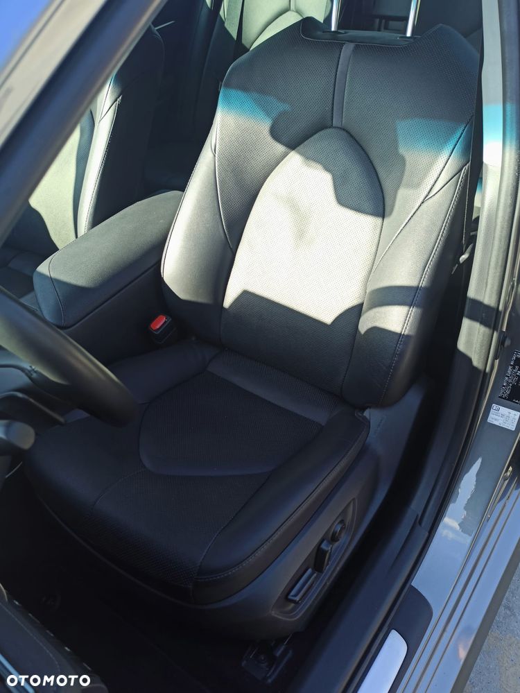 Toyota Camry 2.5 Hybrid Executive CVT - 9