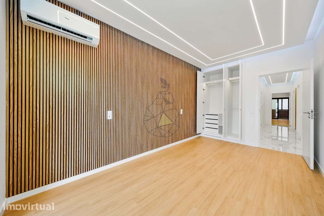 Apartamento T3 Renovado Frente-Mar na Marginal de Quarteira – Localiza - Grande imagem: 4/48