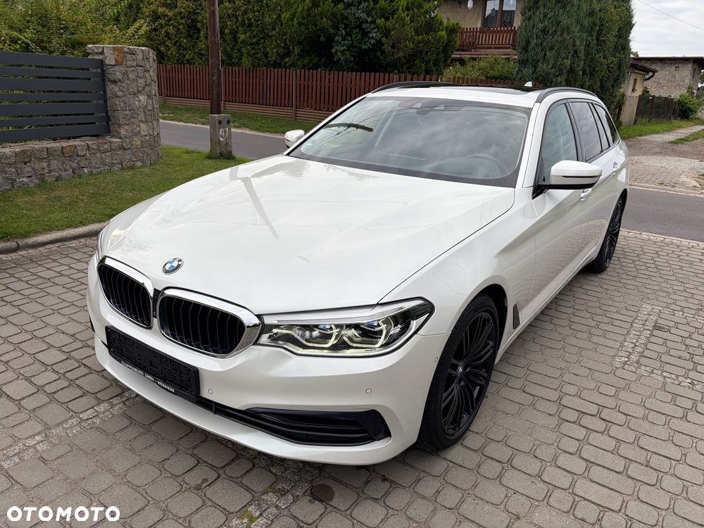 BMW Seria 5 525d Sport-Aut Luxury Line - 1