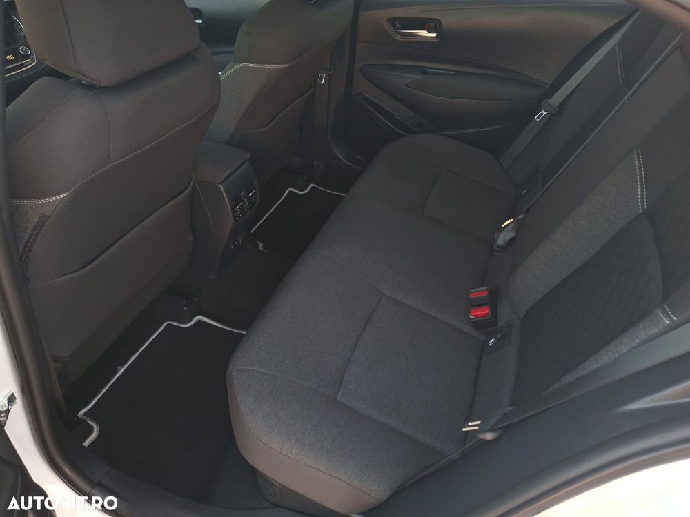 Toyota Corolla - 16