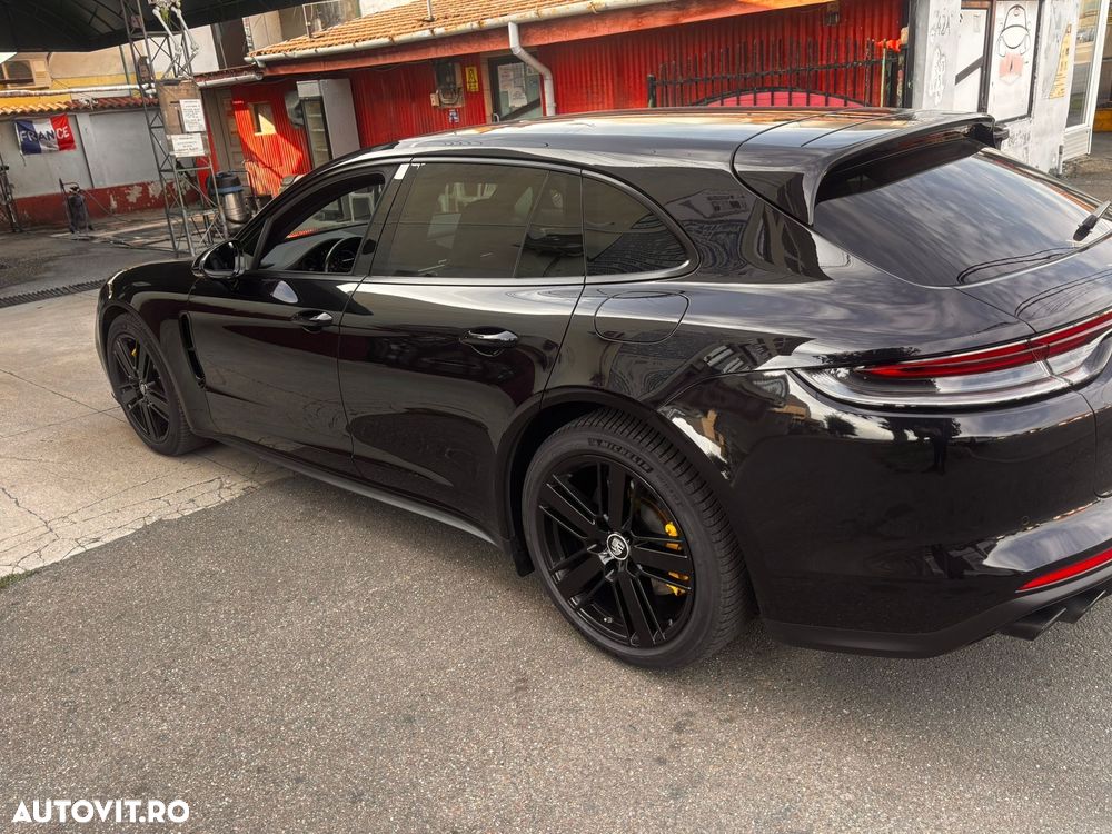 Porsche Panamera 4 E-Hybrid - 16