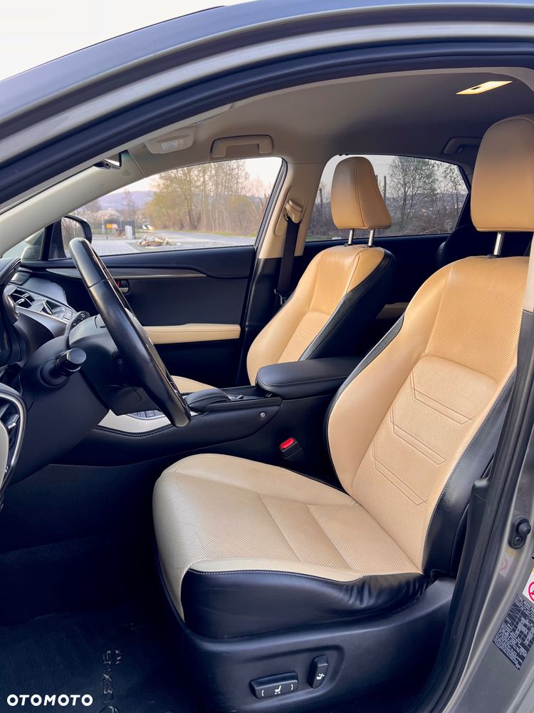 Lexus NX 300h Prestige AWD - 8