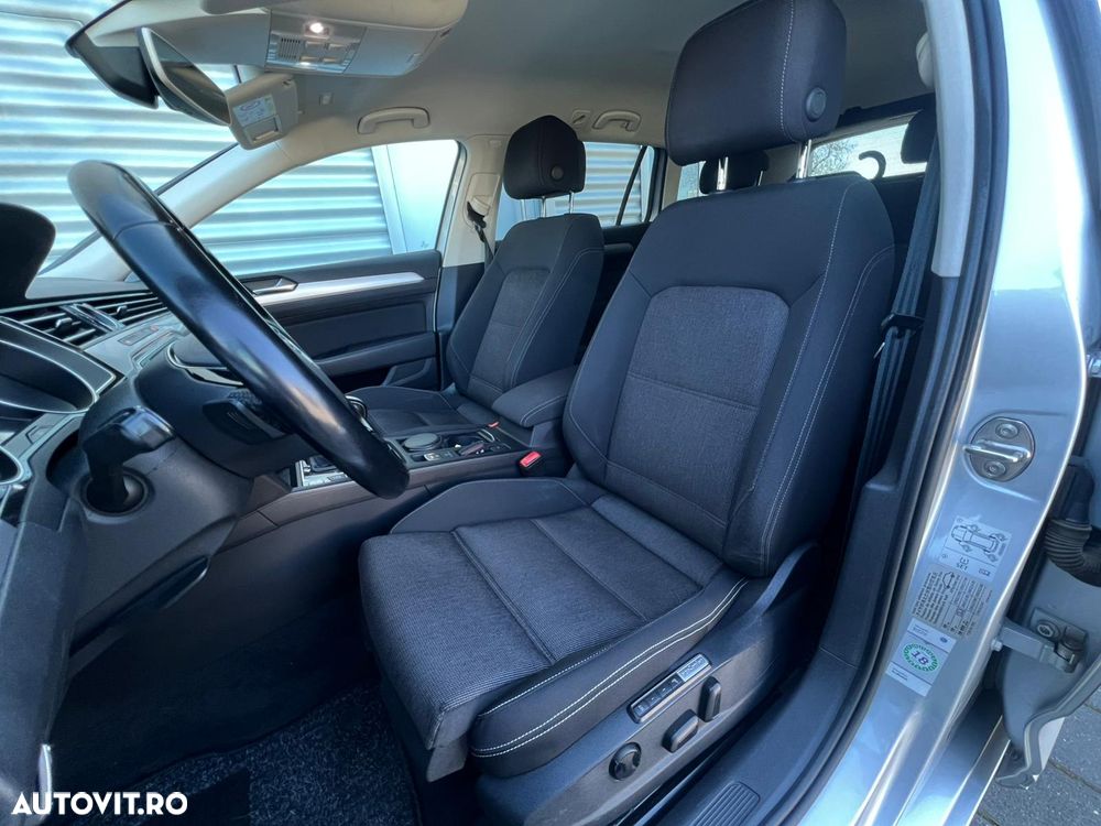 Volkswagen Passat 2.0 TDI DSG Comfortline - 11