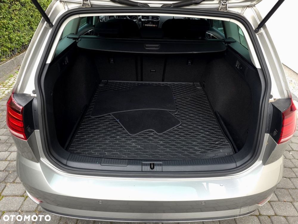 Volkswagen Golf - 33