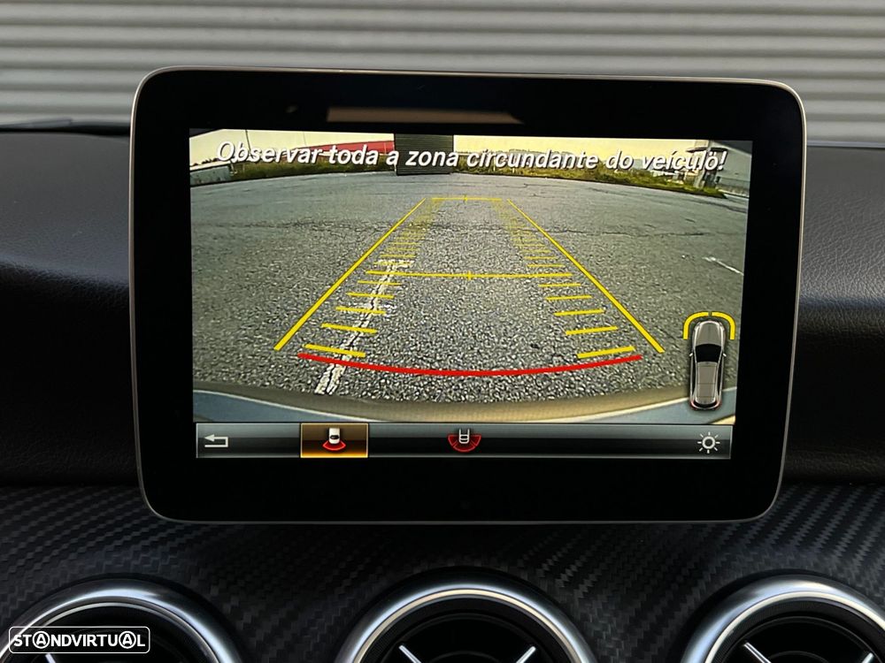 Mercedes-Benz A 180 d AMG Line - 26