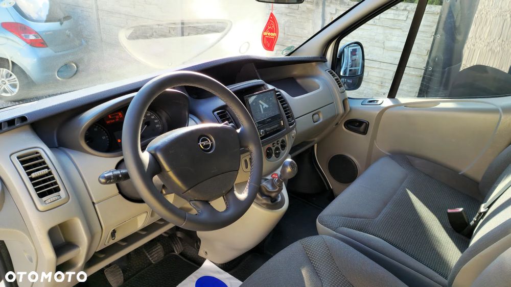 Opel Vivaro - 11