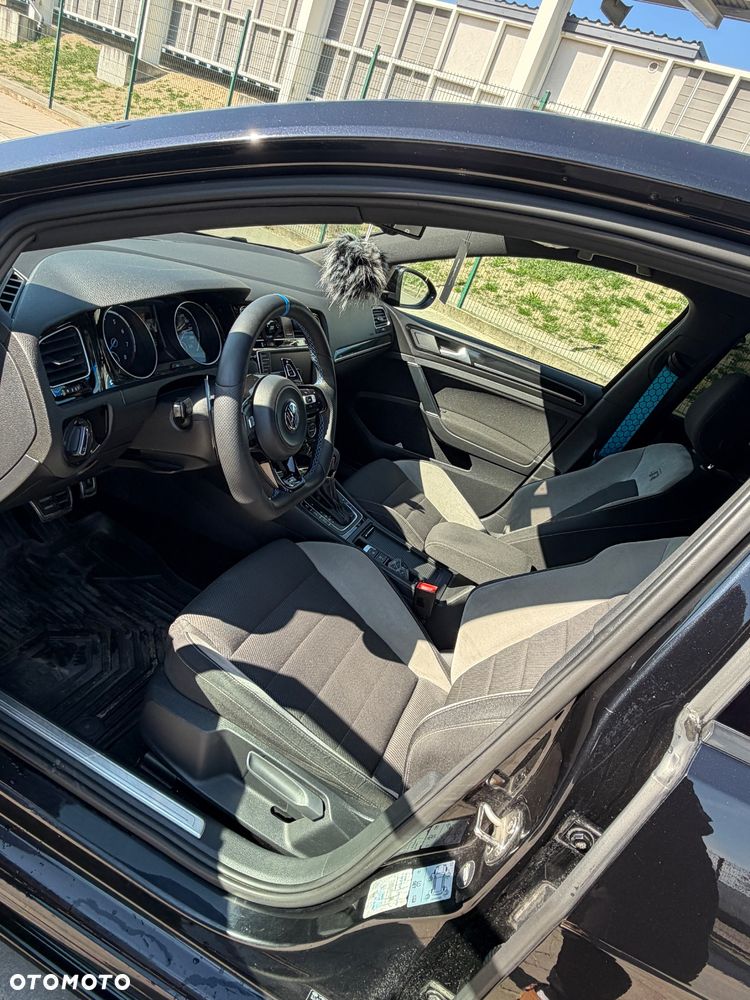 Volkswagen Golf - 11