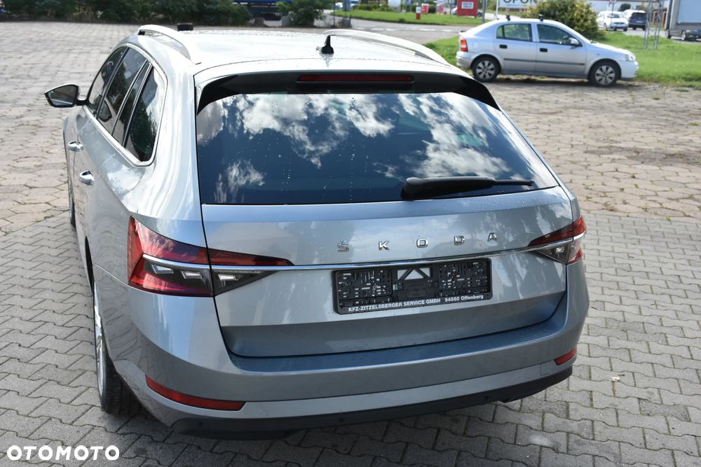 Skoda Superb 2.0 TDI DSG Ambition - 8