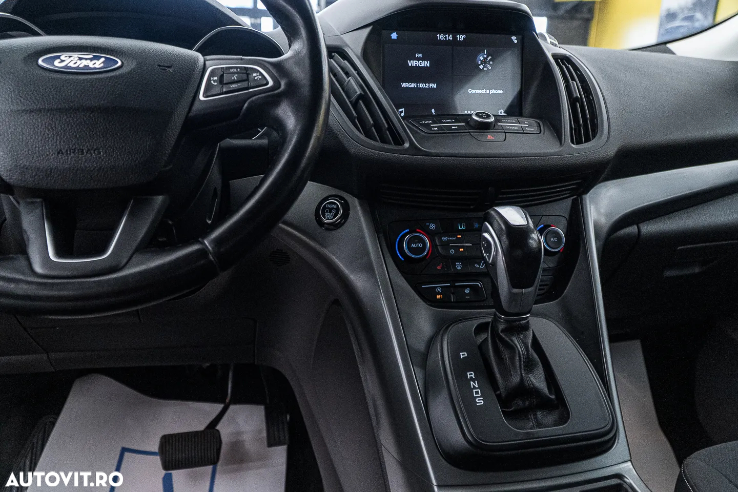 Ford Kuga 2.0 TDCi 4WD Powershift Titanium - 29
