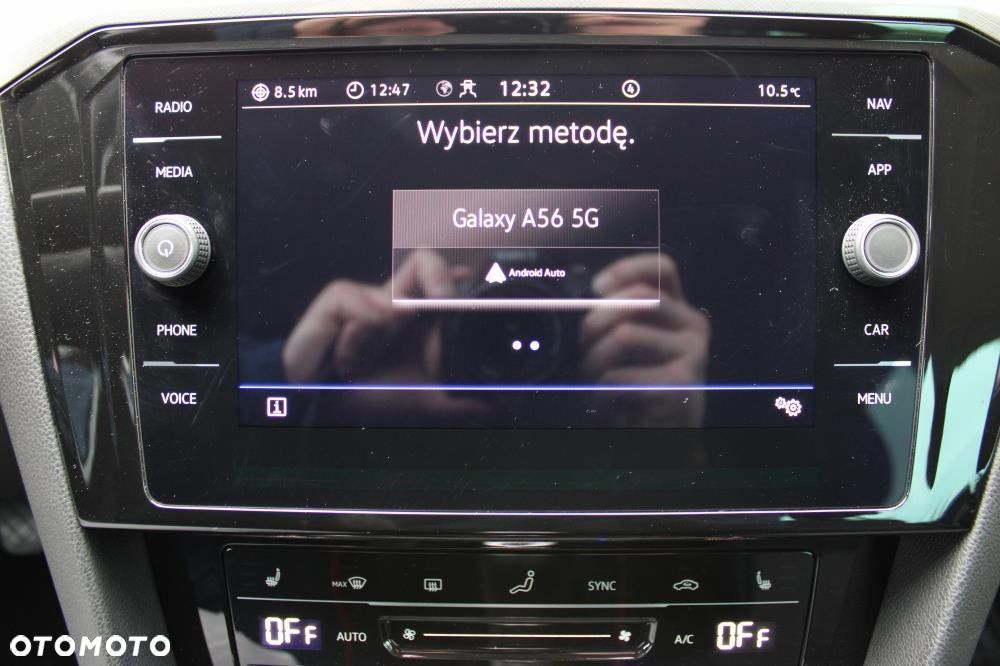 Volkswagen Passat - 25