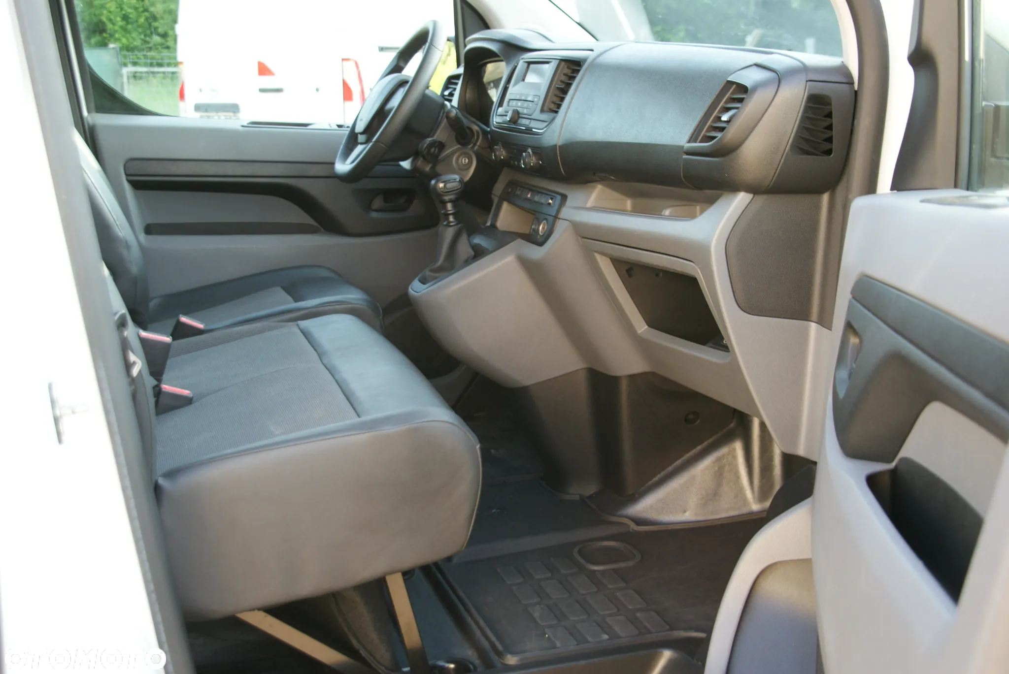 Peugeot Expert - 13